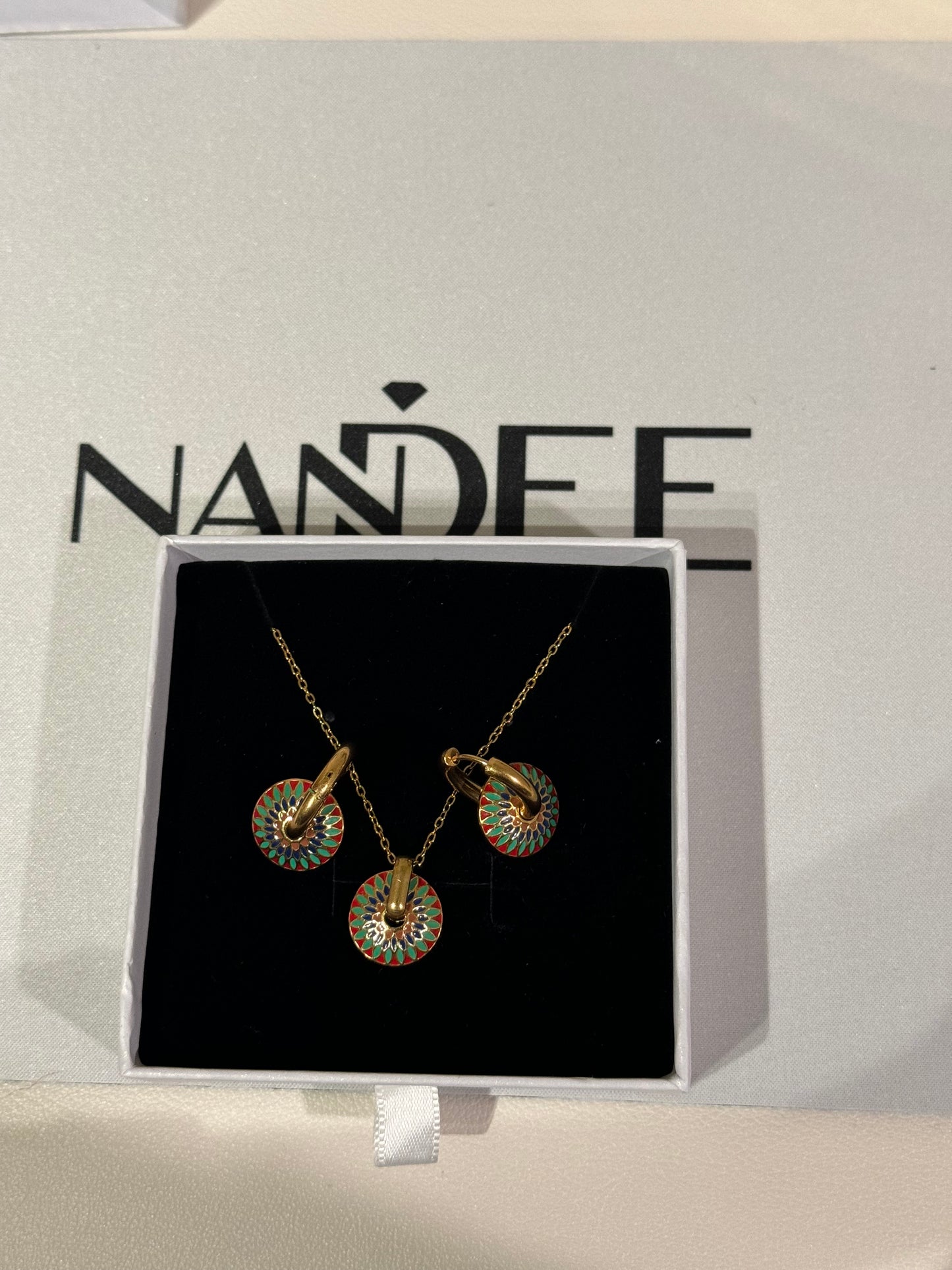 Nandee Vintage Painted Flower Jewelry Set